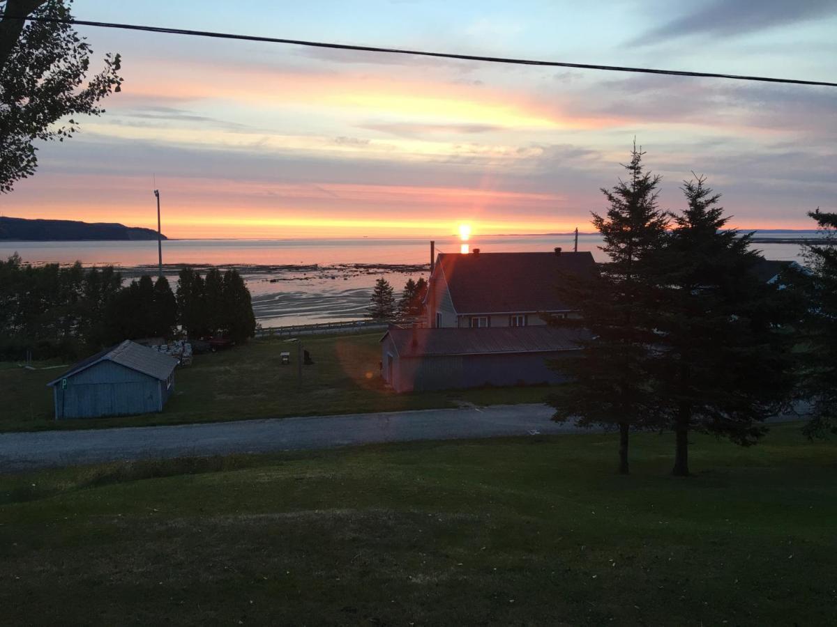 Les Chalets De La Colline Inc Baie-Sainte-Catherine Kültér fotó
