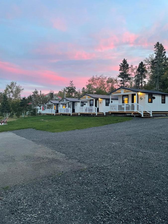 Les Chalets De La Colline Inc Baie-Sainte-Catherine Kültér fotó