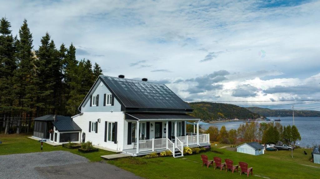 Les Chalets De La Colline Inc Baie-Sainte-Catherine Kültér fotó