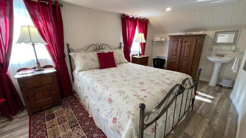 Les Chalets De La Colline Inc Baie-Sainte-Catherine Kültér fotó