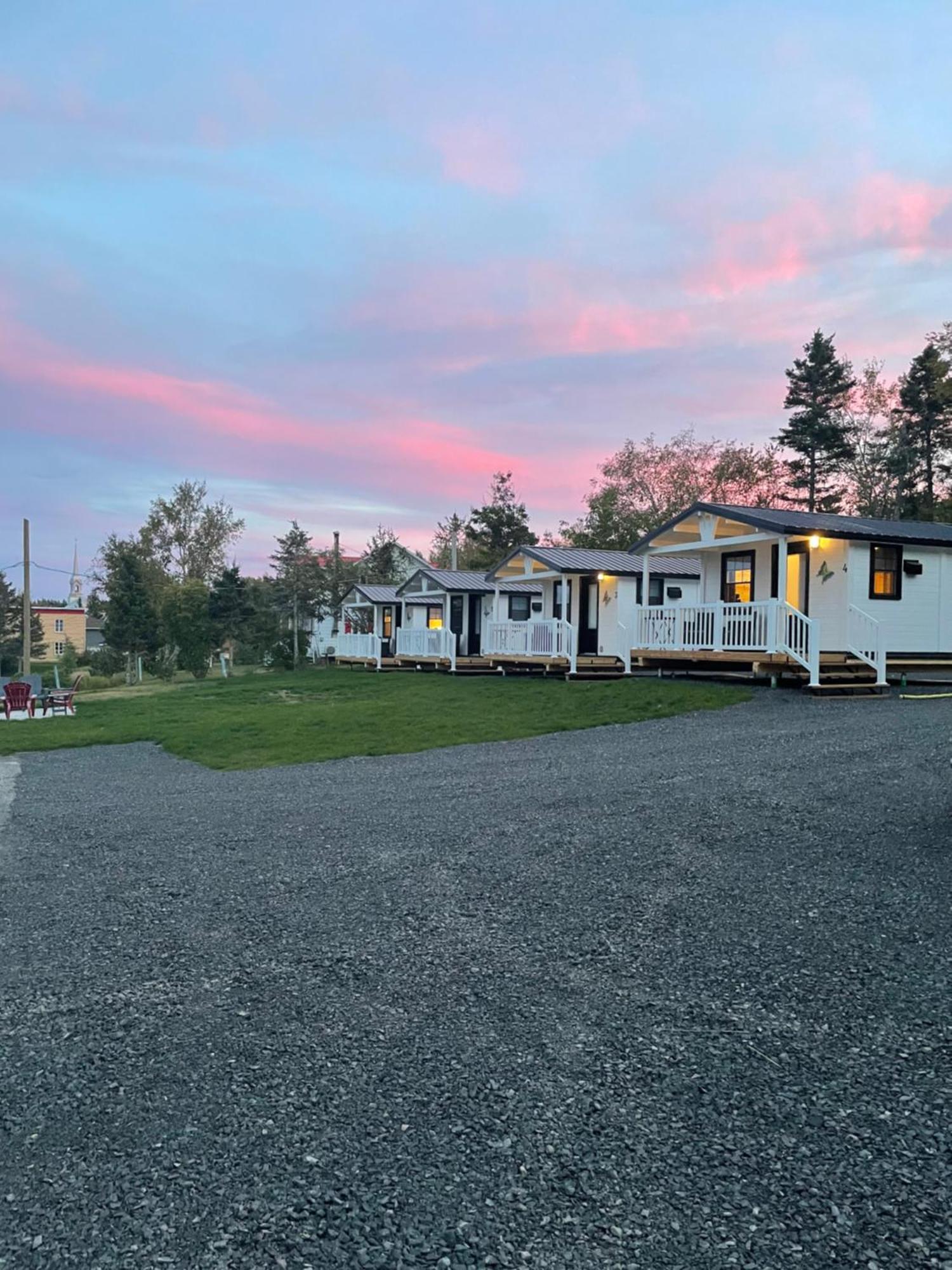 Les Chalets De La Colline Inc Baie-Sainte-Catherine Kültér fotó